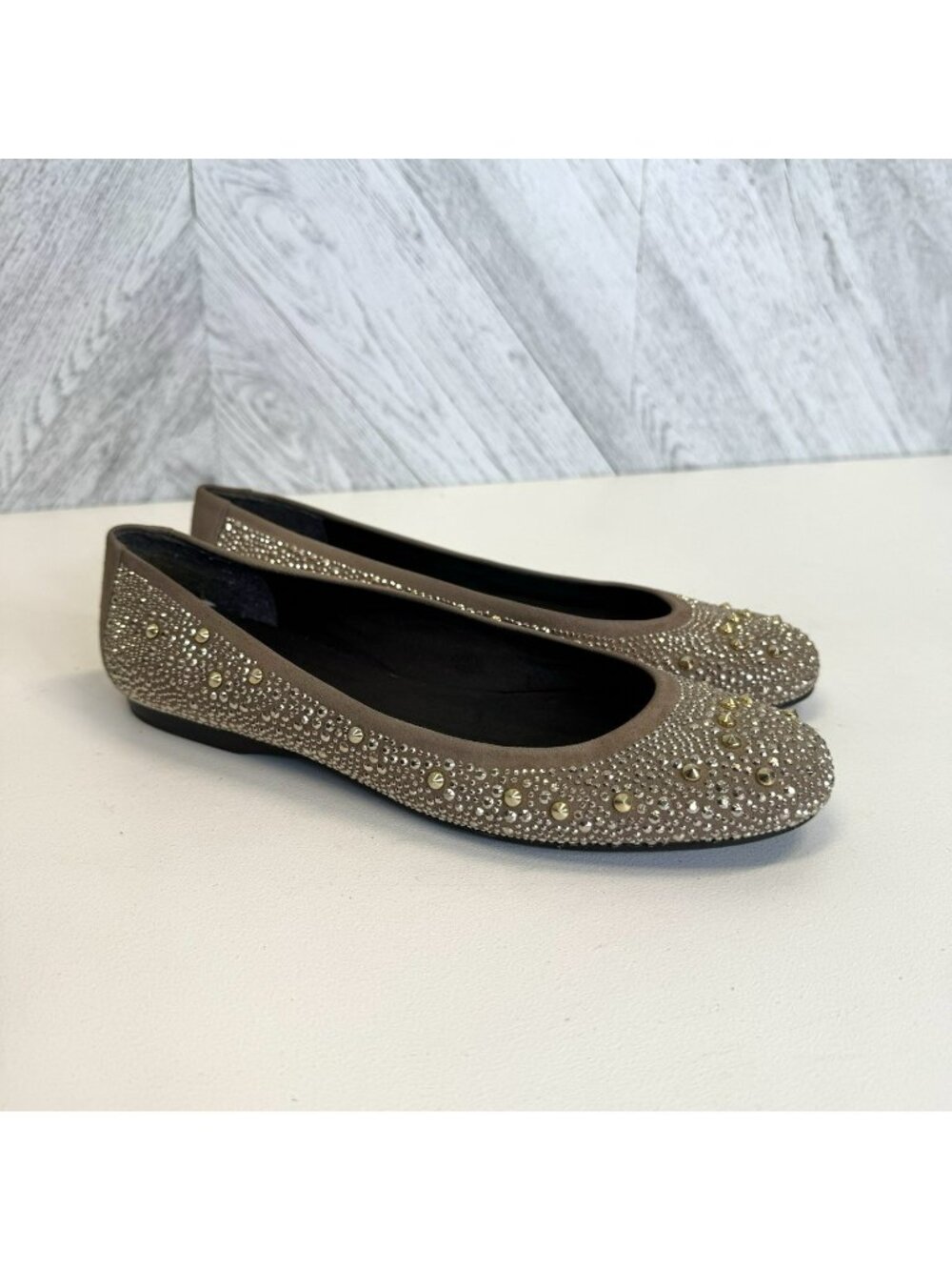 Stuart Weitzman Ballet Flats Shoes Beige Tan Crystal Studded Womens Size 9